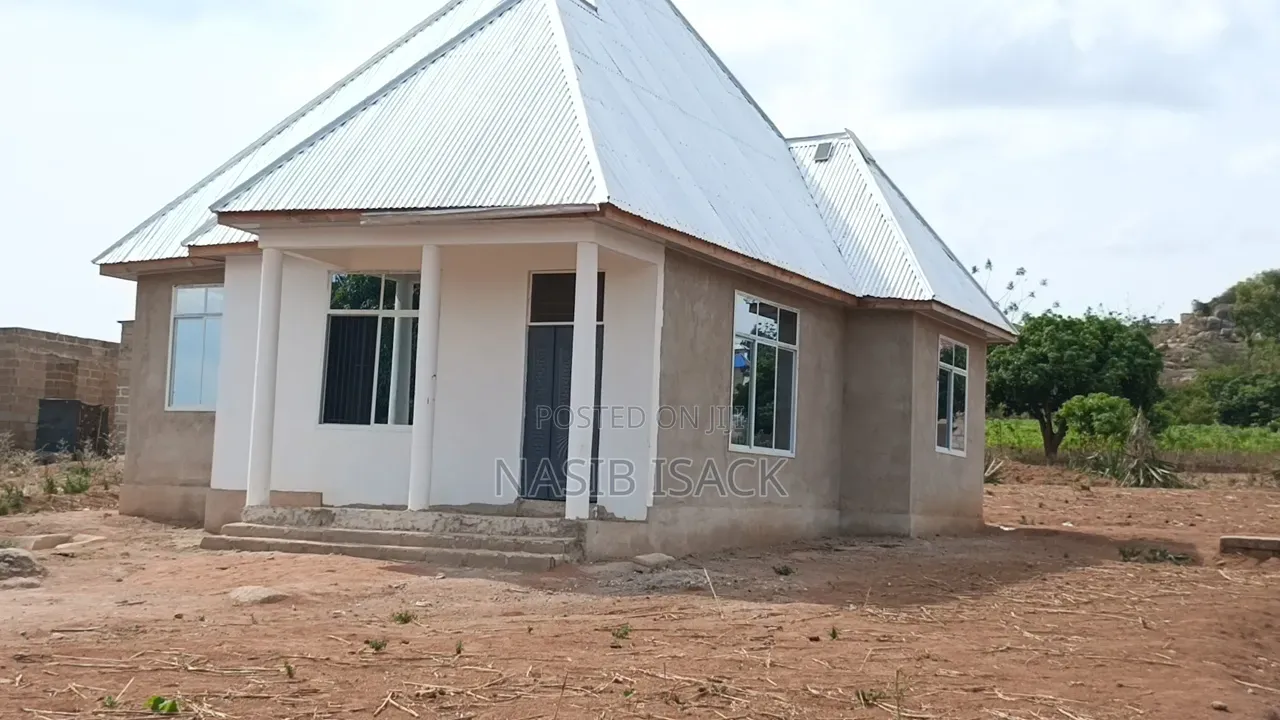 Furnished 4bdrm House in Kishiri for sale