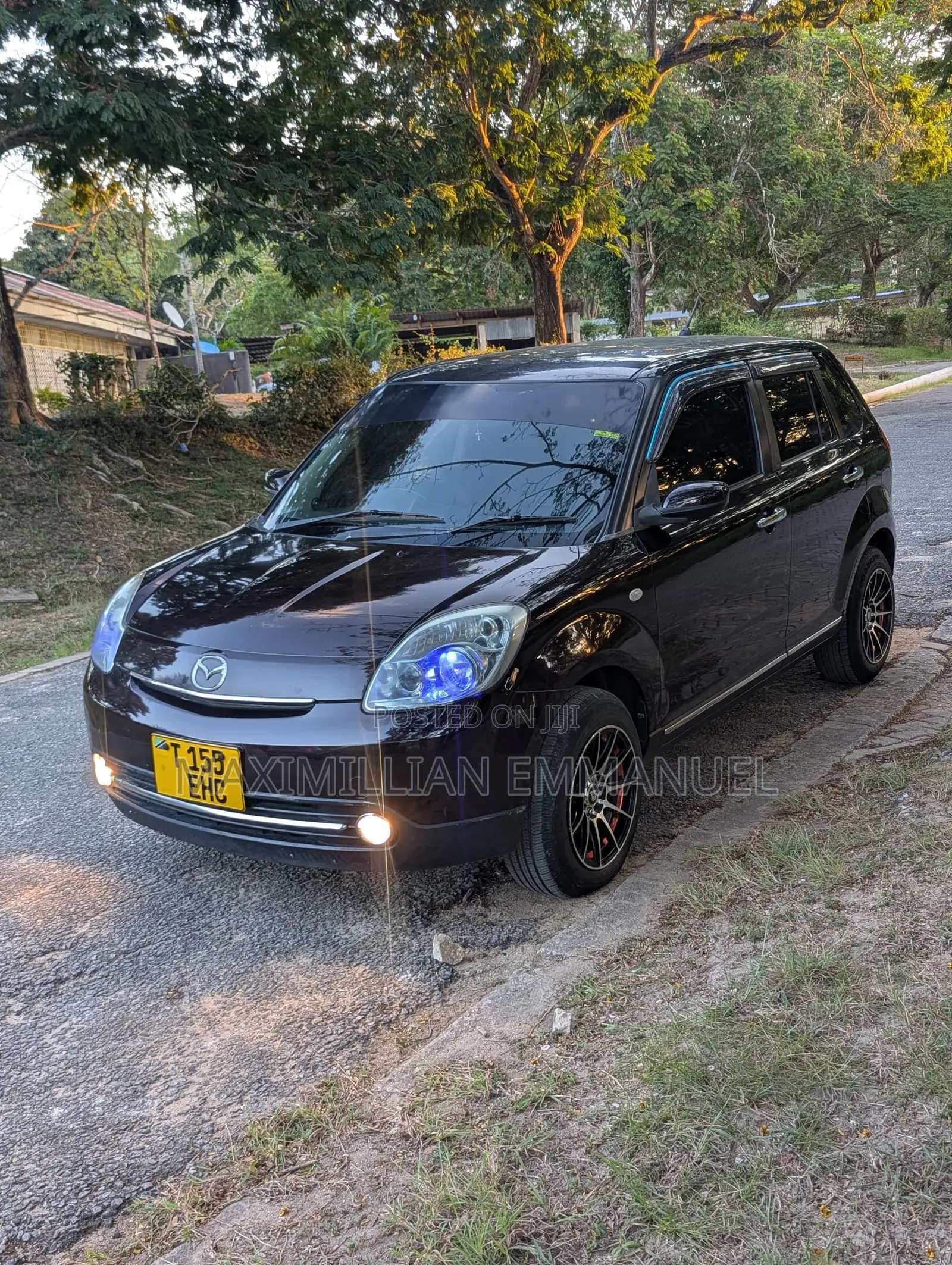 Mazda Verisa 2011 Brown