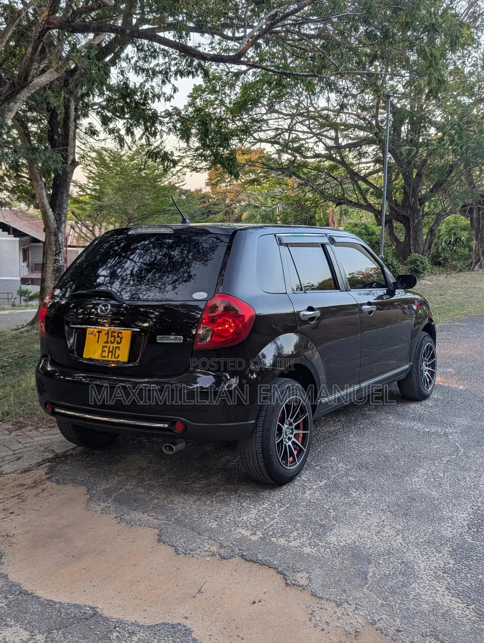 Mazda Verisa 2011 Brown
