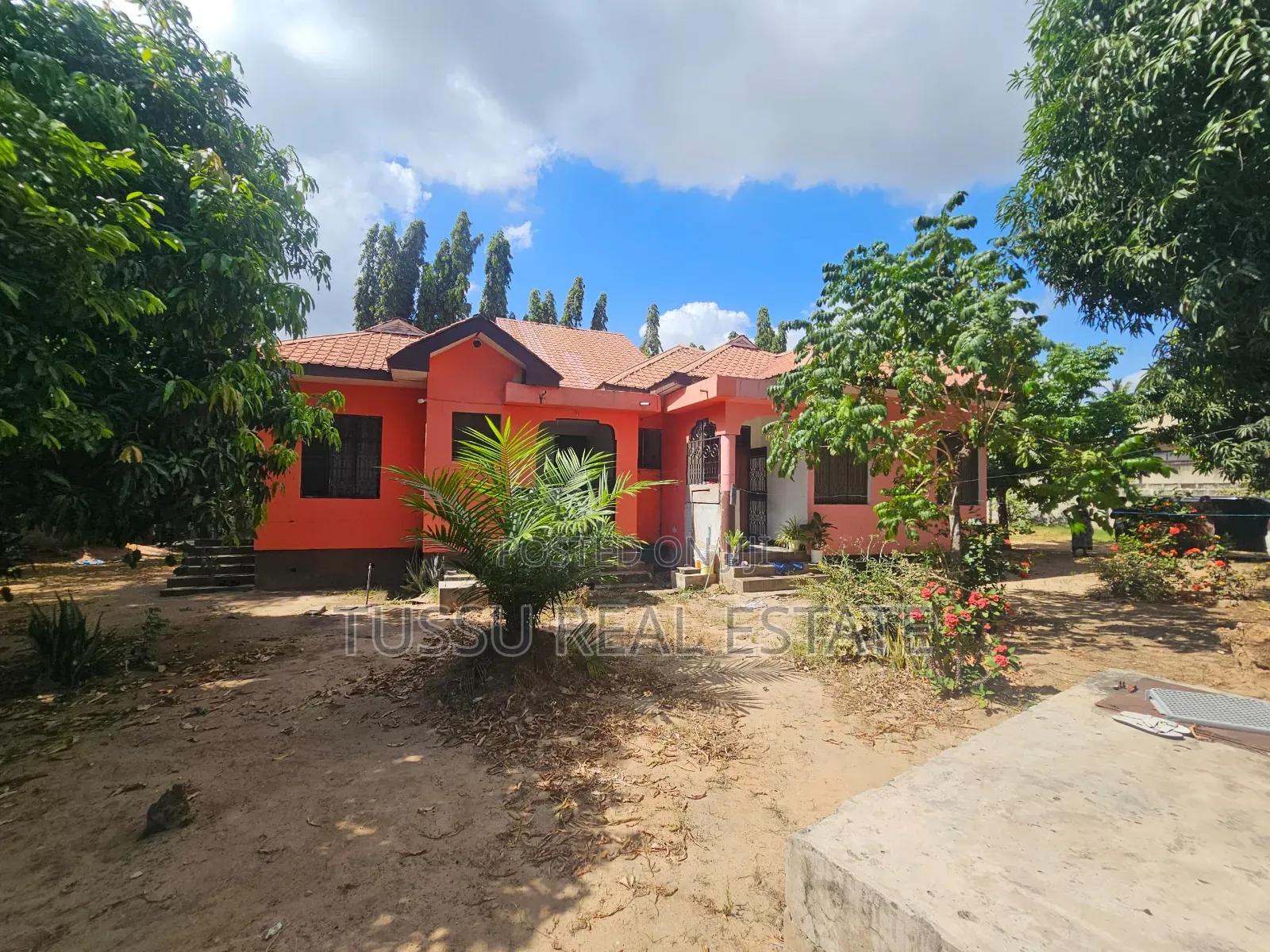5bdrm House in Sala Sala Kona Ya, Kinondoni for sale