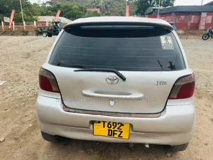 Toyota Vitz 1.0 FWD 3dr 2003 Silver