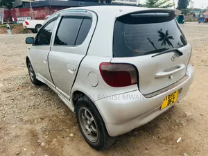 Toyota Vitz 1.0 FWD 3dr 2003 Silver