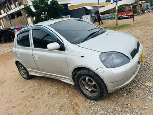 Toyota Vitz 1.0 FWD 3dr 2003 Silver