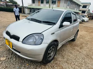 Toyota Vitz 1.0 FWD 3dr 2003 Silver
