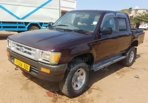 Toyota Hilux 1999 Maroon