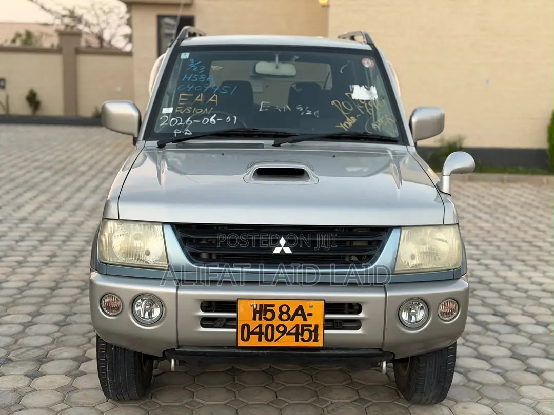 Mitsubishi Pajero 2005 Gray