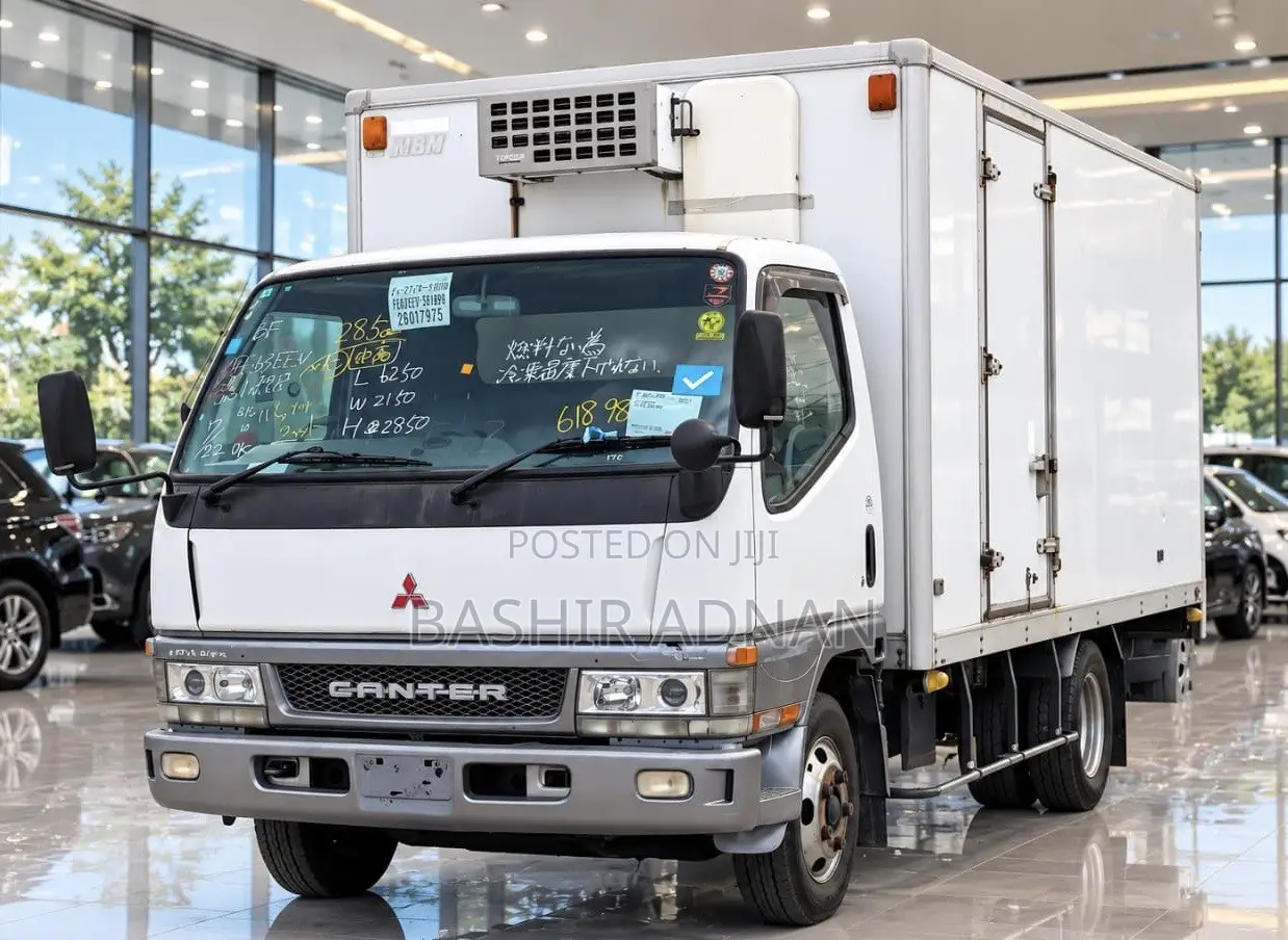 Mitsubishi Canter Refrigerator Tani 3(tonnes) Unregistered(mpya).