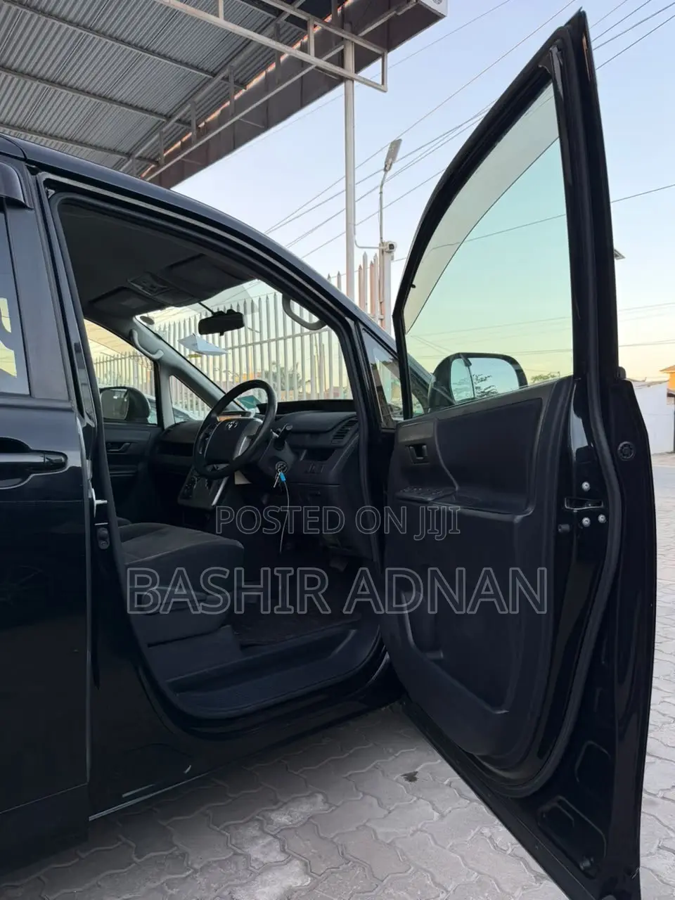 Toyota Noah 2010 Black