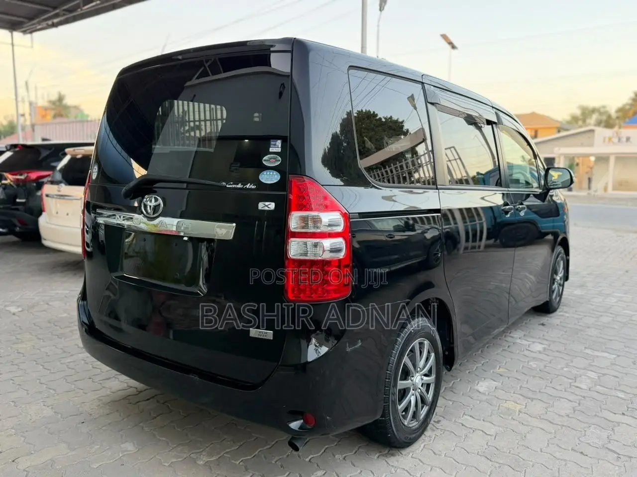 Toyota Noah 2010 Black