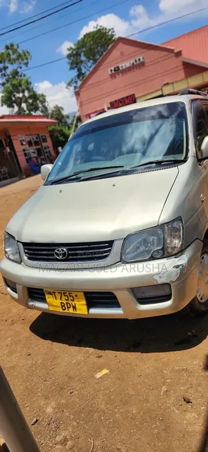 Toyota Noah 2001 Silver