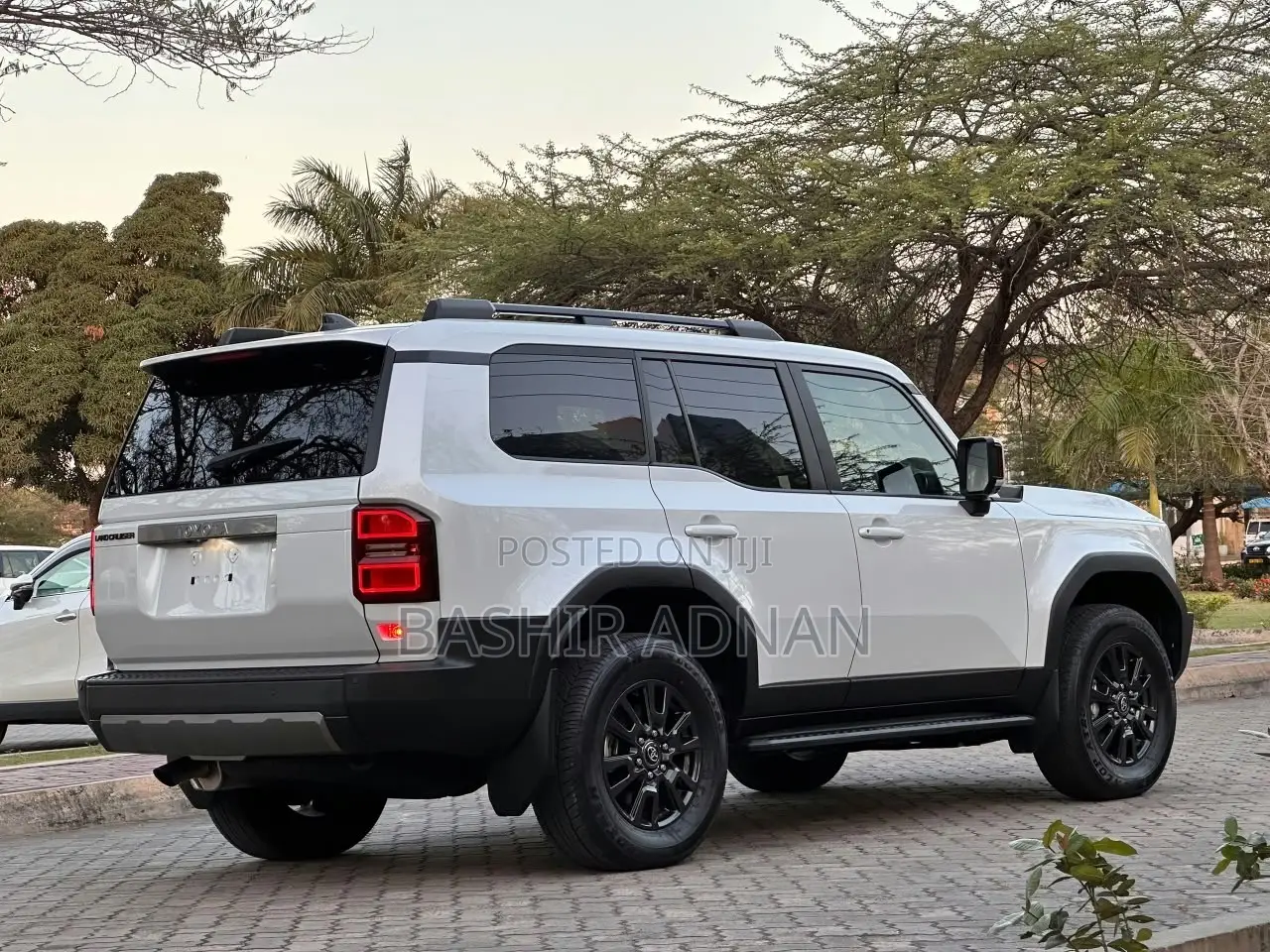 Toyota Land Cruiser Prado 2.7 2024 Pearl