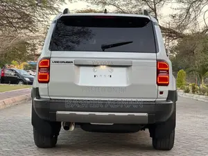 Toyota Land Cruiser Prado 2.7 2024 Pearl