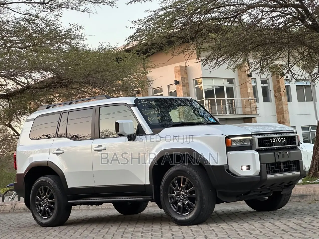 Toyota Land Cruiser Prado 2.7 2024 Pearl