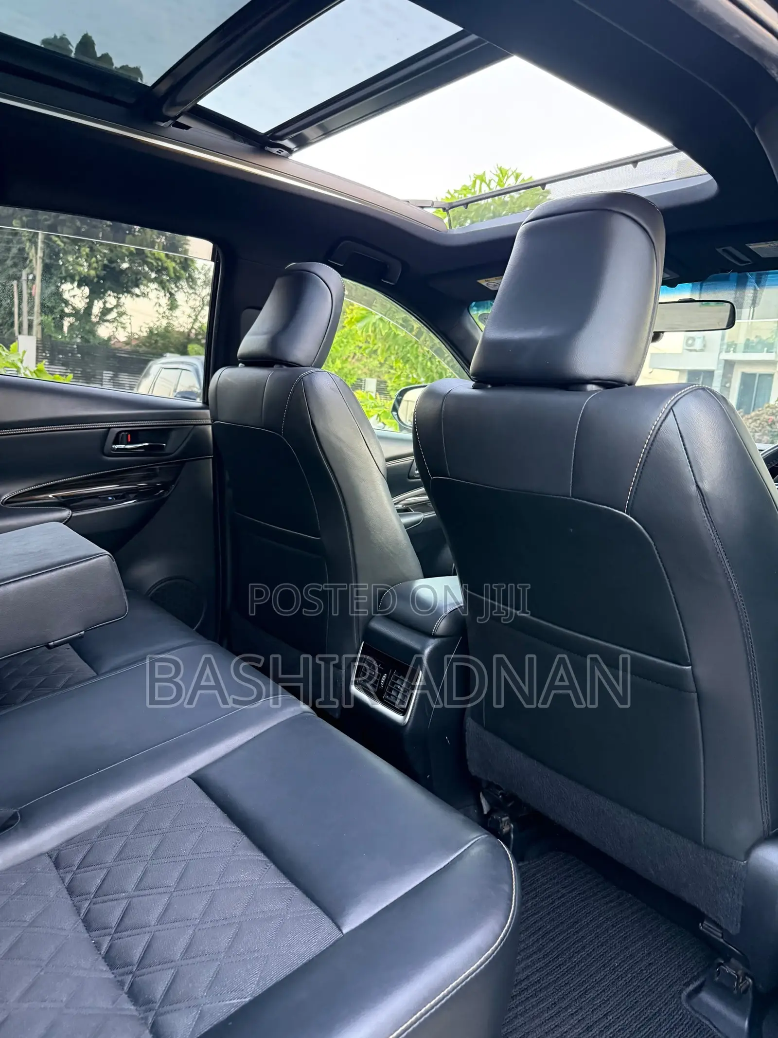 Toyota Harrier 2.0 2017 Black
