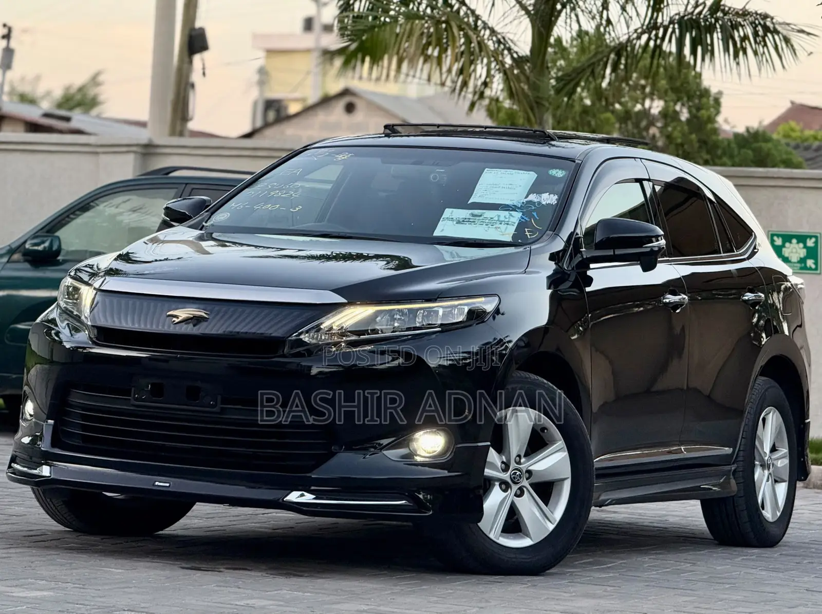 Toyota Harrier 2.0 2017 Black