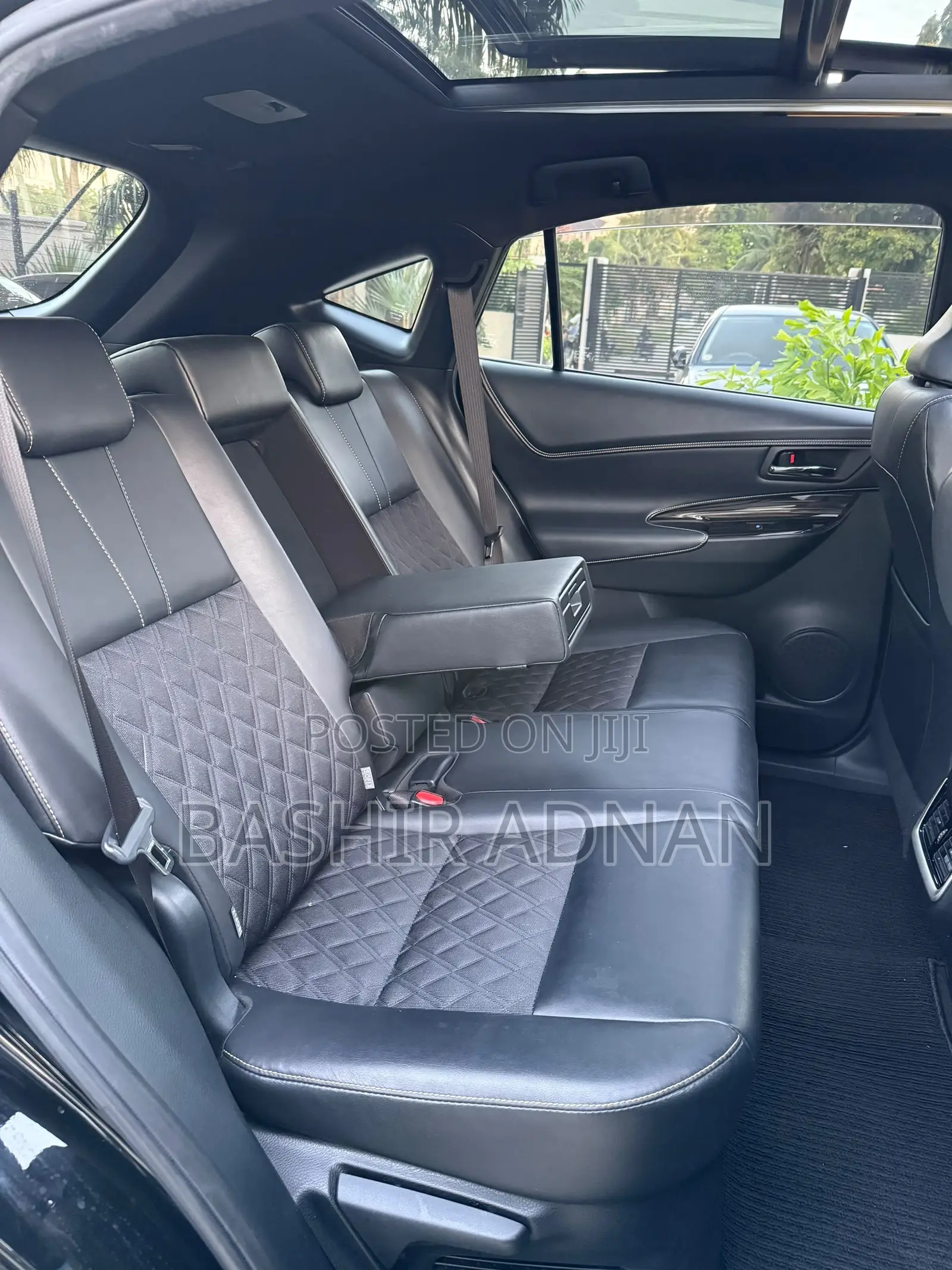 Toyota Harrier 2.0 2017 Black