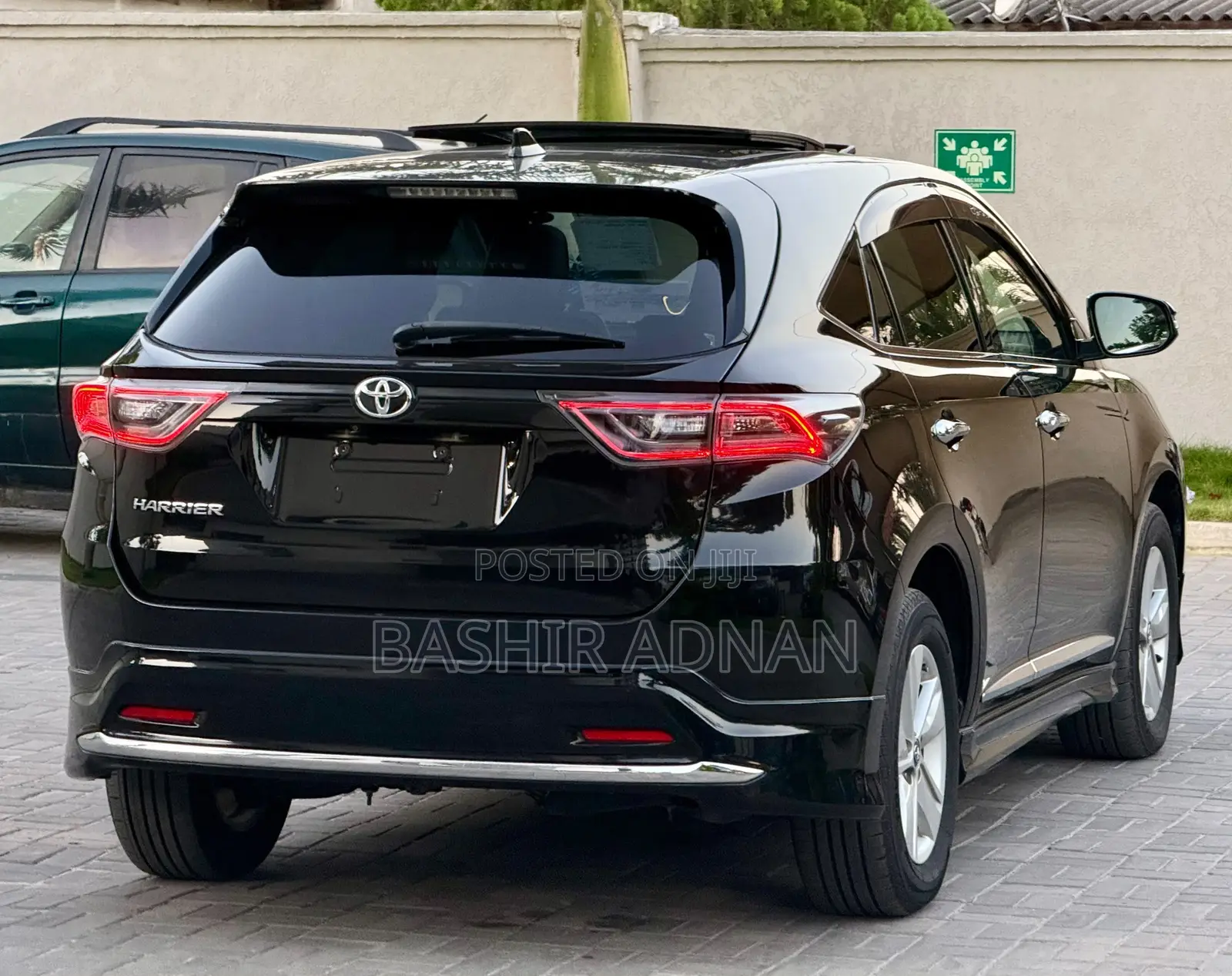 Toyota Harrier 2.0 2017 Black