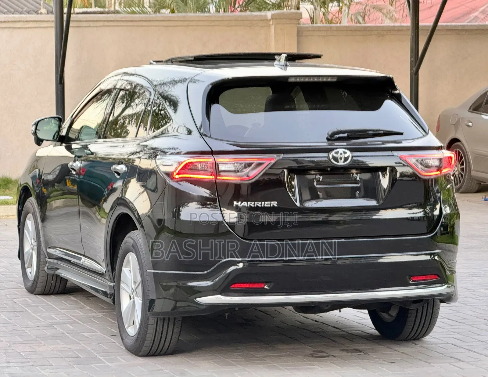 Toyota Harrier 2.0 2017 Black
