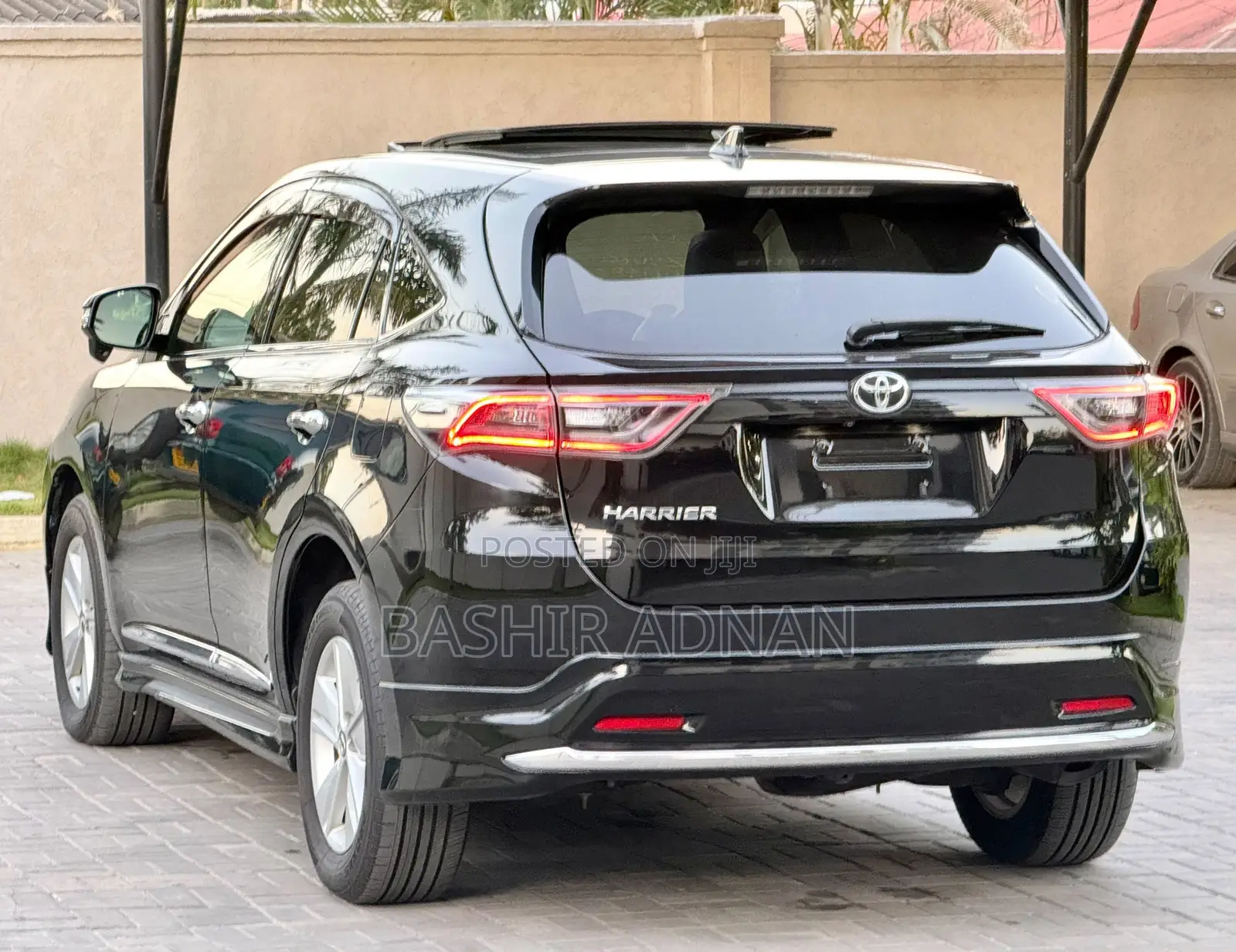 Toyota Harrier 2.0 2017 Black