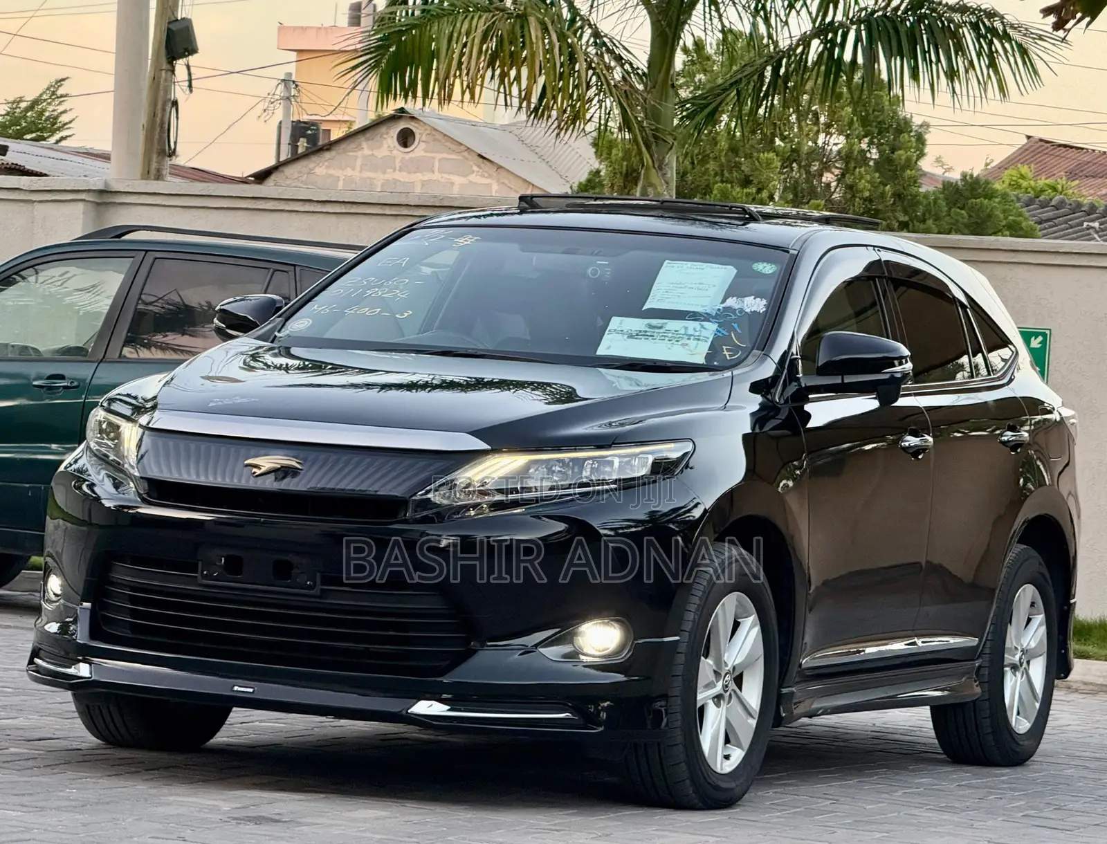 Toyota Harrier 2.0 2017 Black