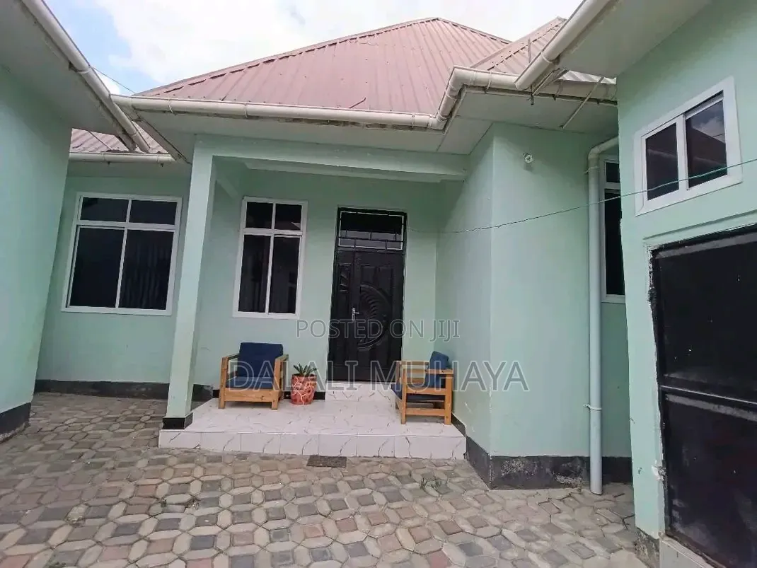 9bdrm House in Mkolemba Hostel, Ukonga for sale