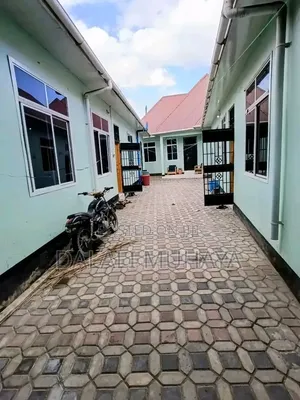 9bdrm House in Mkolemba Hostel, Ukonga for sale