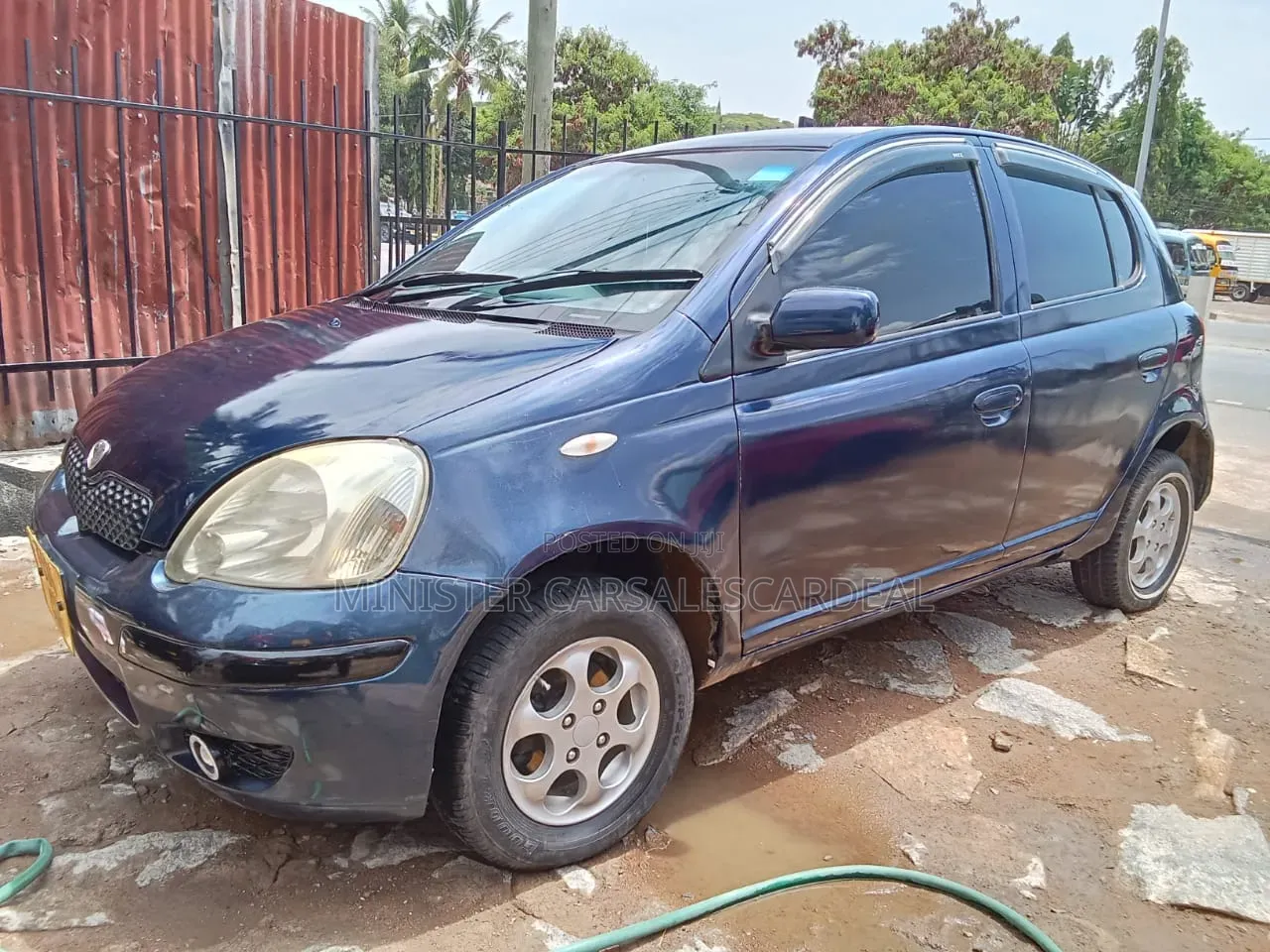 Toyota Vitz 2004 Blue