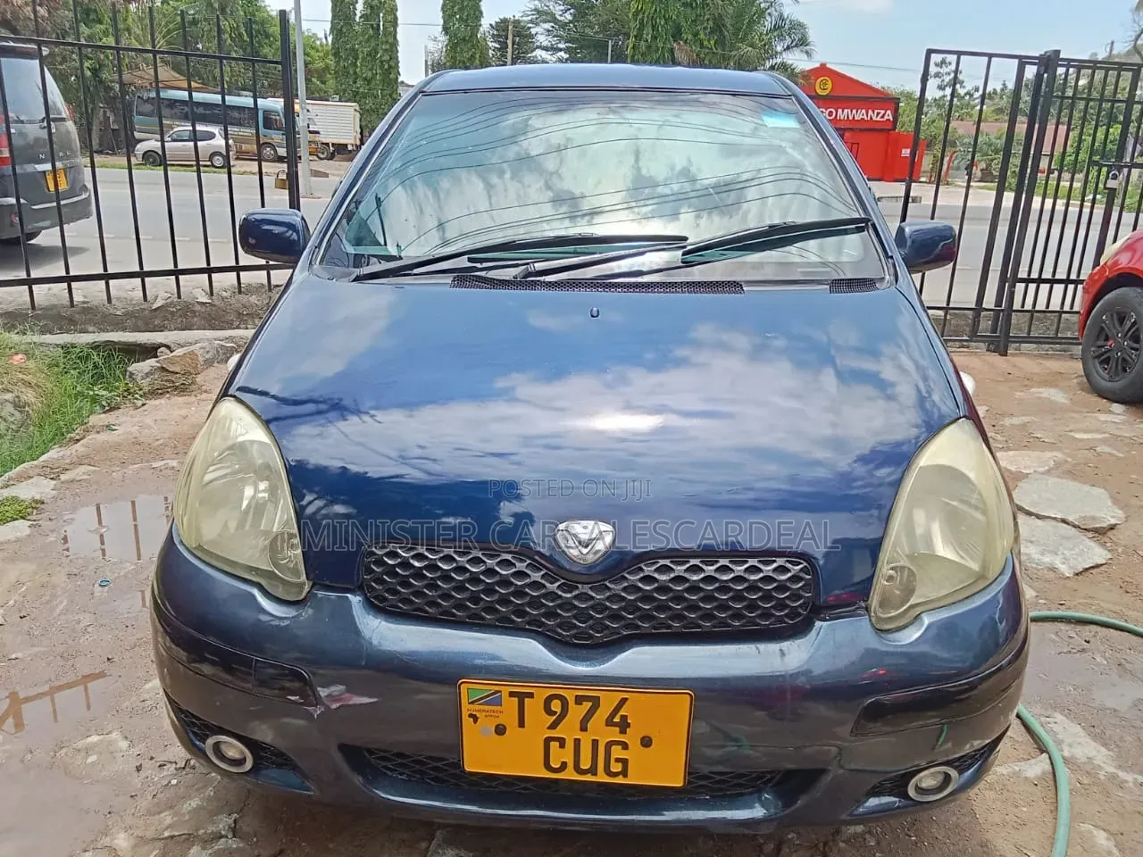 Toyota Vitz 2004 Blue
