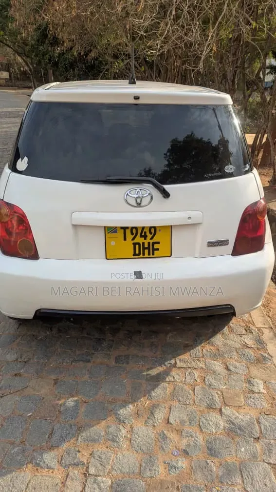 Toyota IST 2004 White