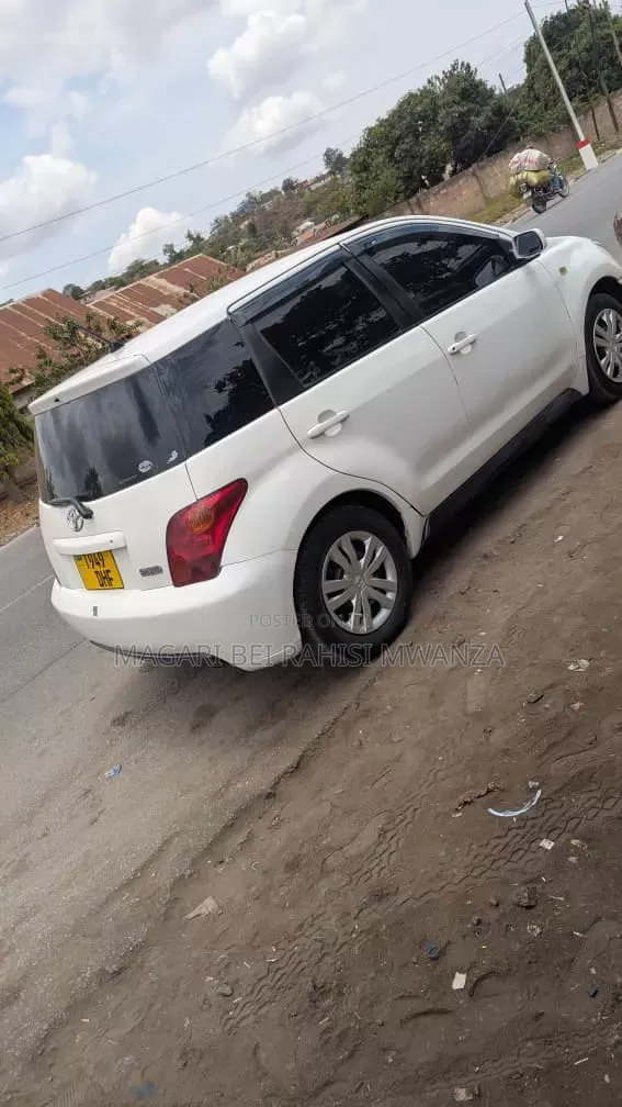 Toyota IST 2004 White