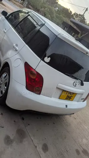Toyota IST 2004 White