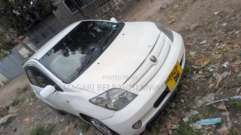 Toyota IST 2004 White
