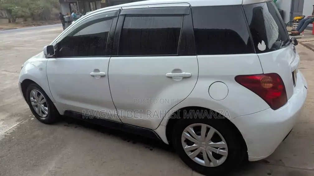 Toyota IST 2004 White