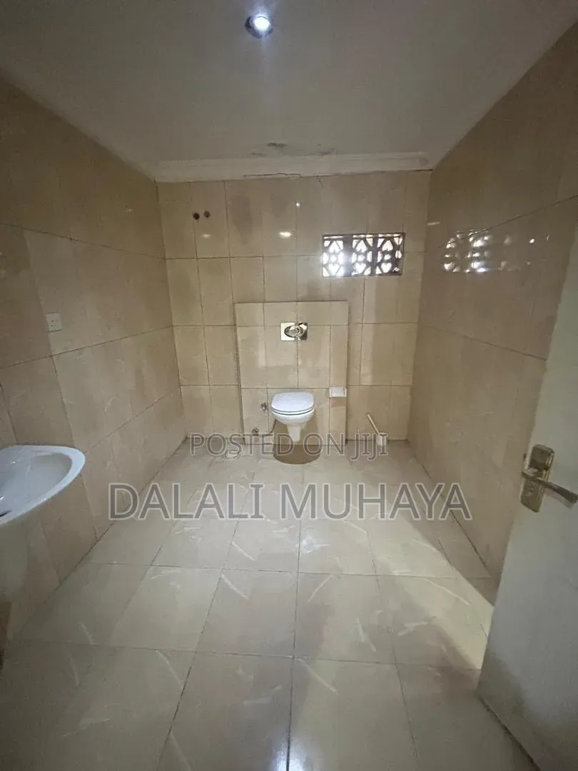 15bdrm Mansion in Darasani Street, Saadani for sale