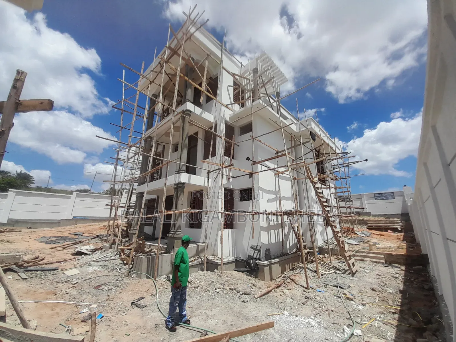6bdrm House in Kigamboni Kibada for sale