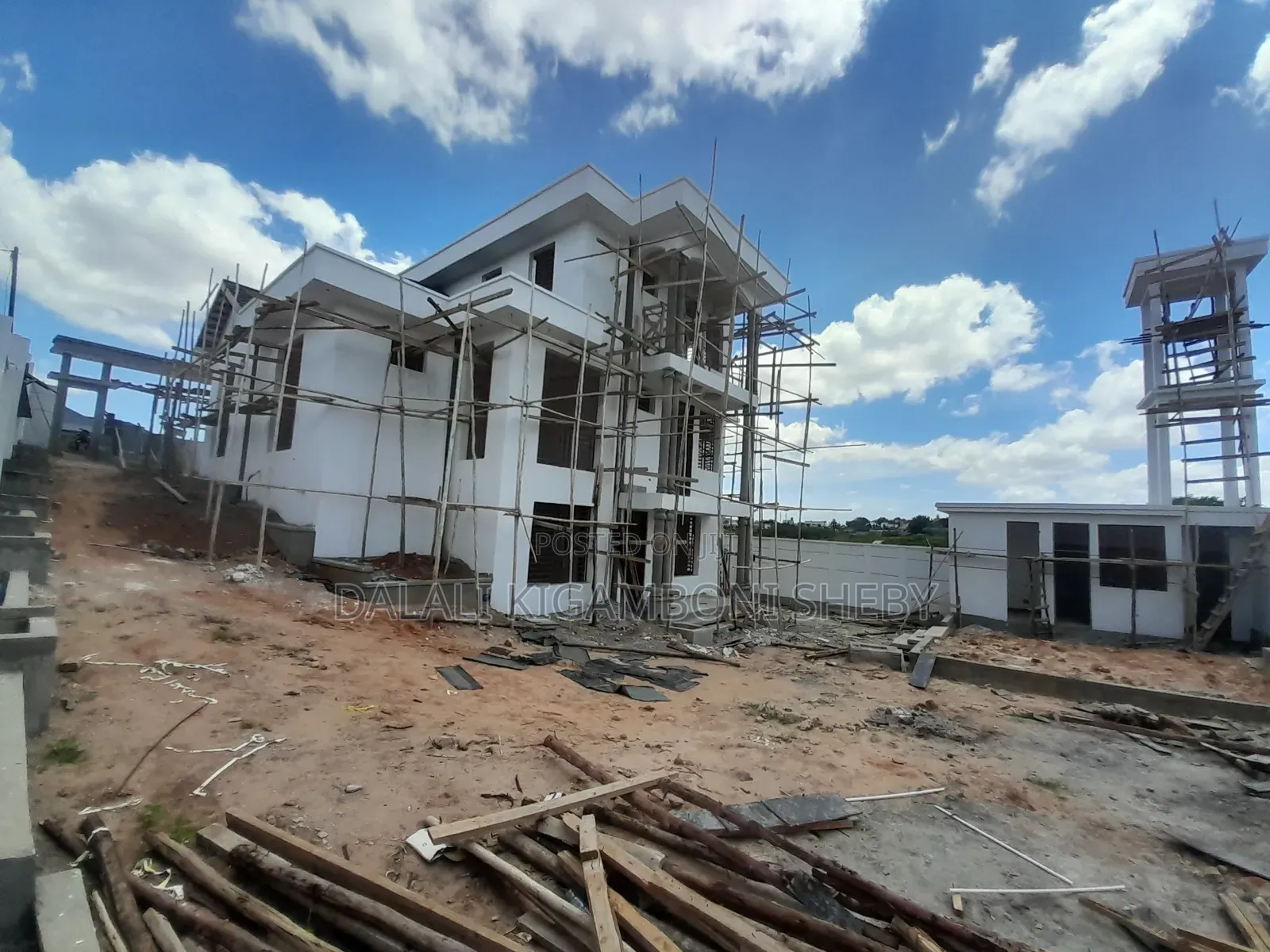 6bdrm House in Kigamboni Kibada for sale