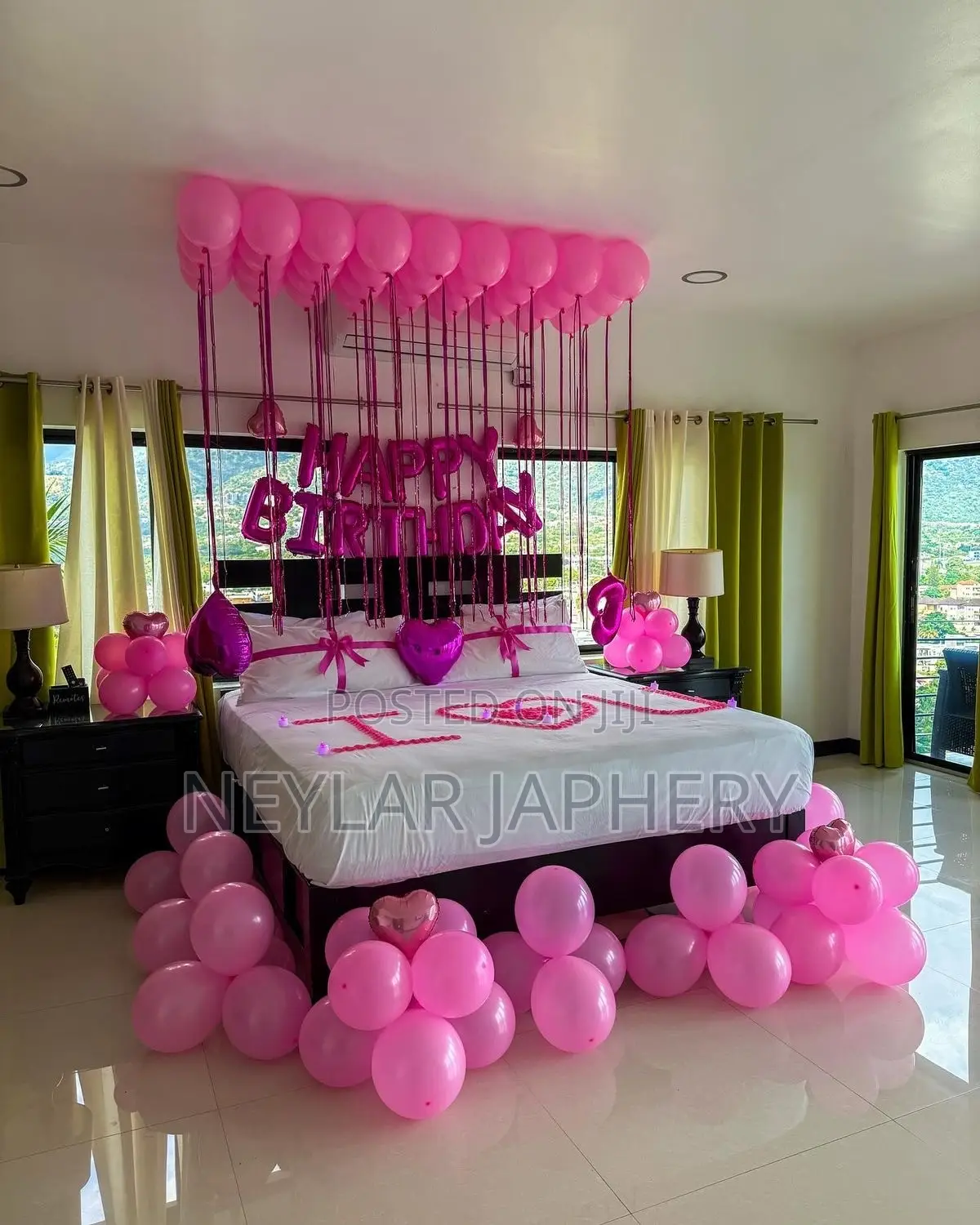 Event Decoration Supplies– Balloons, Flowers & Accessories