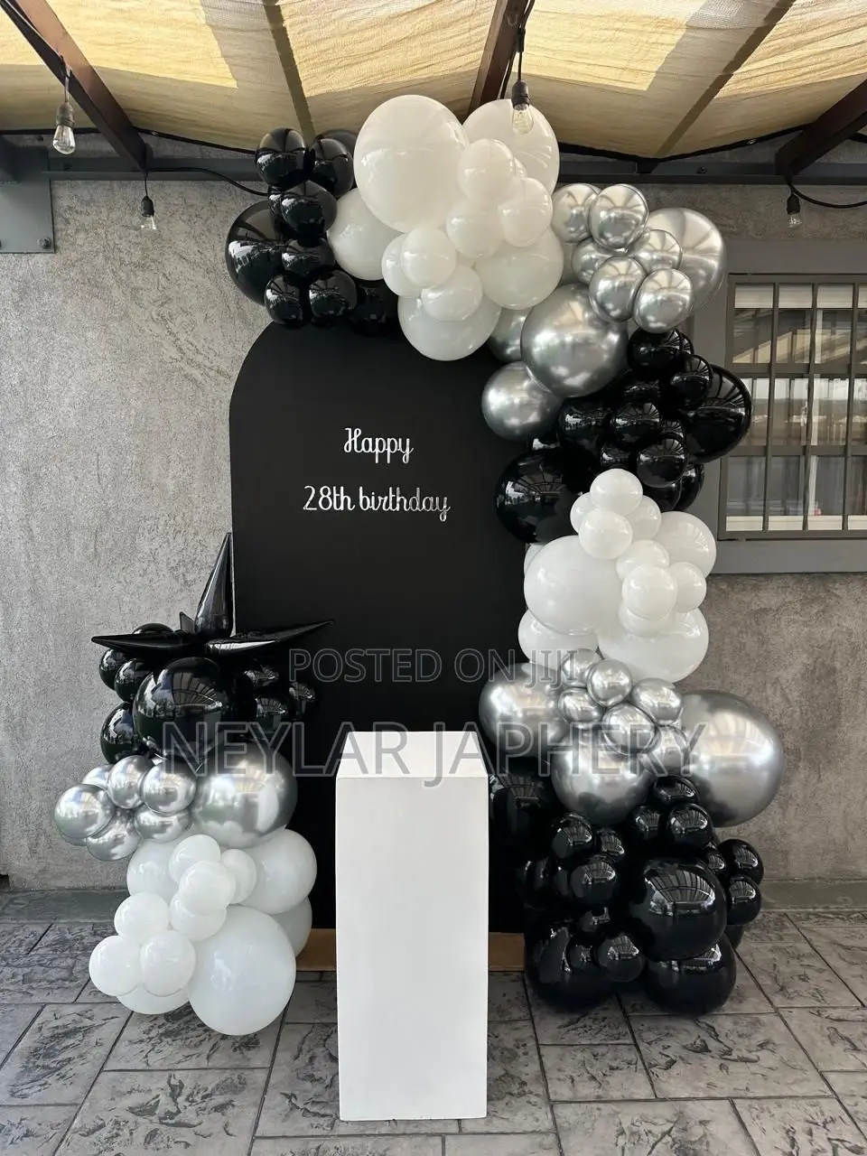 Event Decoration Supplies– Balloons, Flowers & Accessories