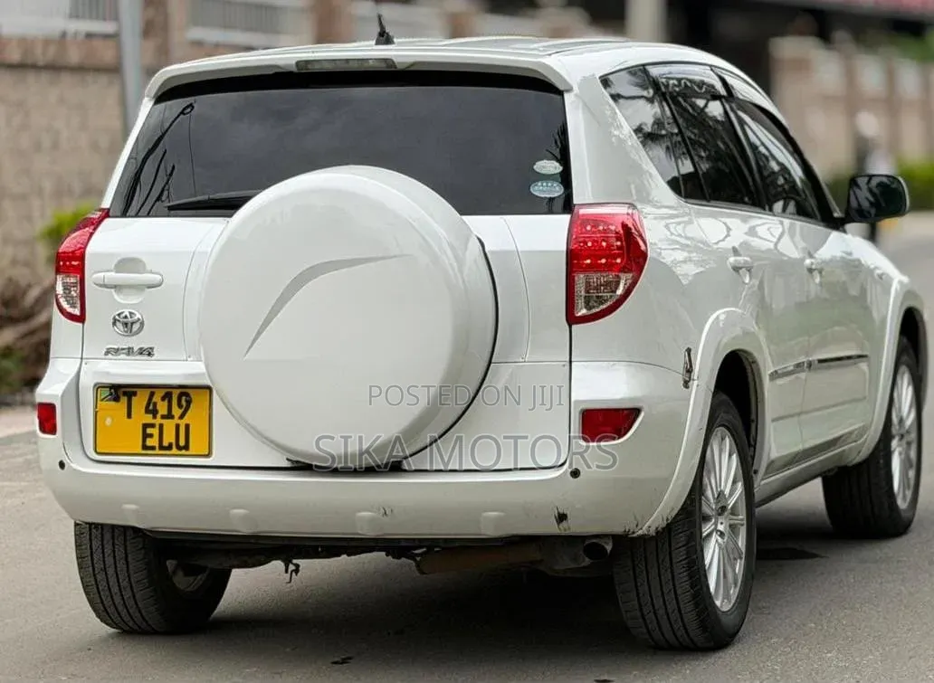 Toyota RAV4 2009 White