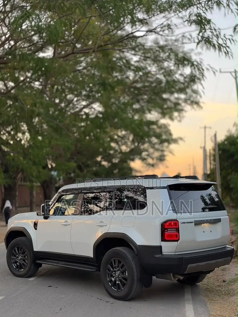 Toyota Land Cruiser LC250 2025 White
