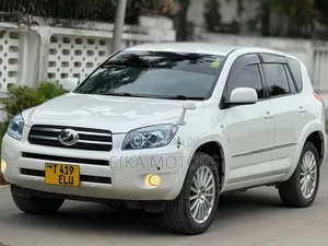 Toyota RAV4 2009 White