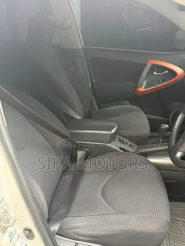 Toyota RAV4 2009 White