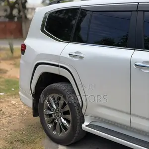 Toyota Land Cruiser 2024 White