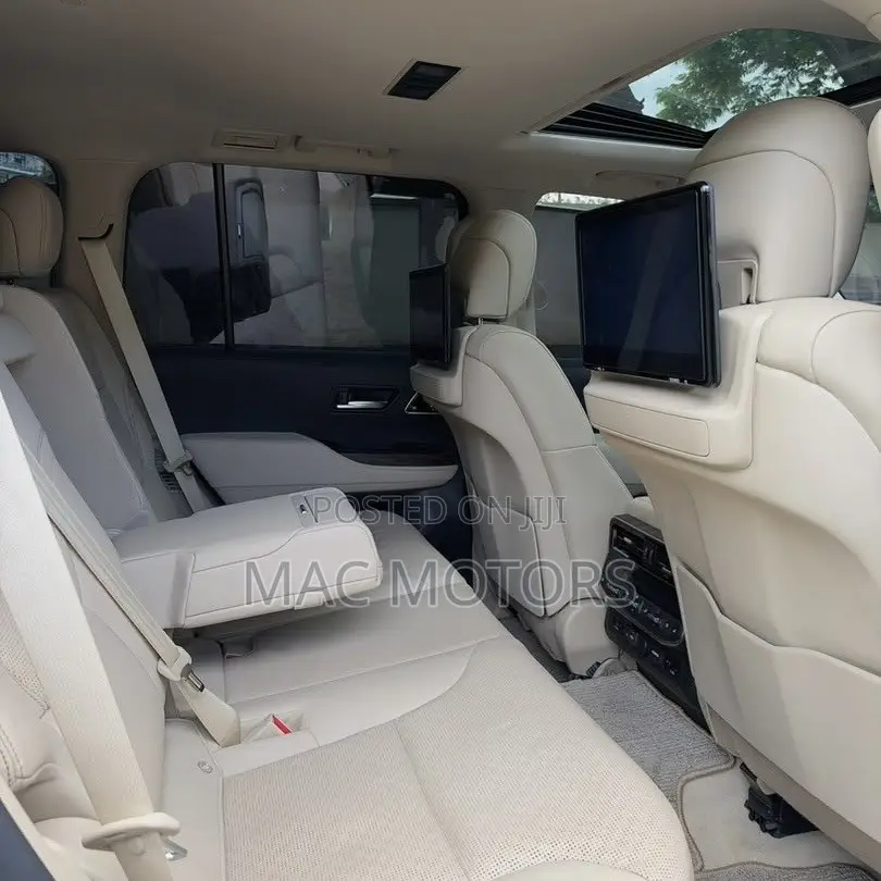 Toyota Land Cruiser 2024 White