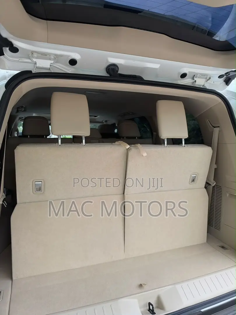 Toyota Land Cruiser 2024 White