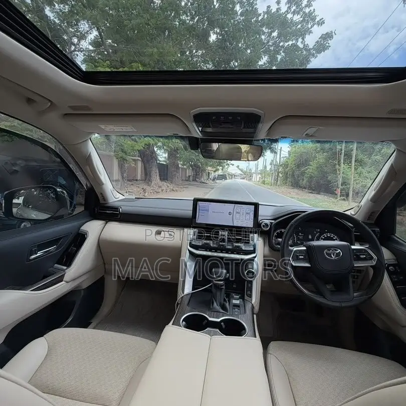 Toyota Land Cruiser 2024 White