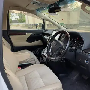 Toyota Vellfire 2017 White