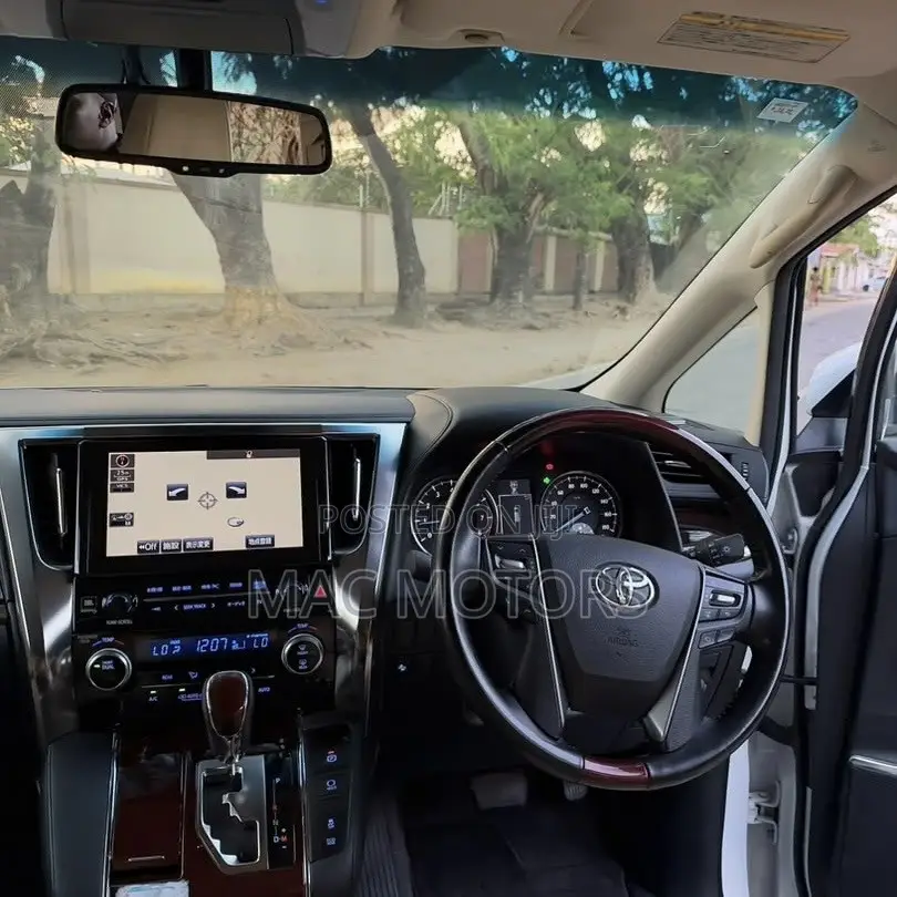 Toyota Vellfire 2017 White