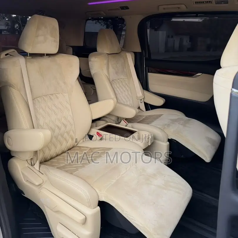 Toyota Vellfire 2017 White