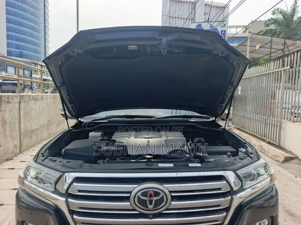 Toyota Land Cruiser 4.6 V8 ZX 2016 Black